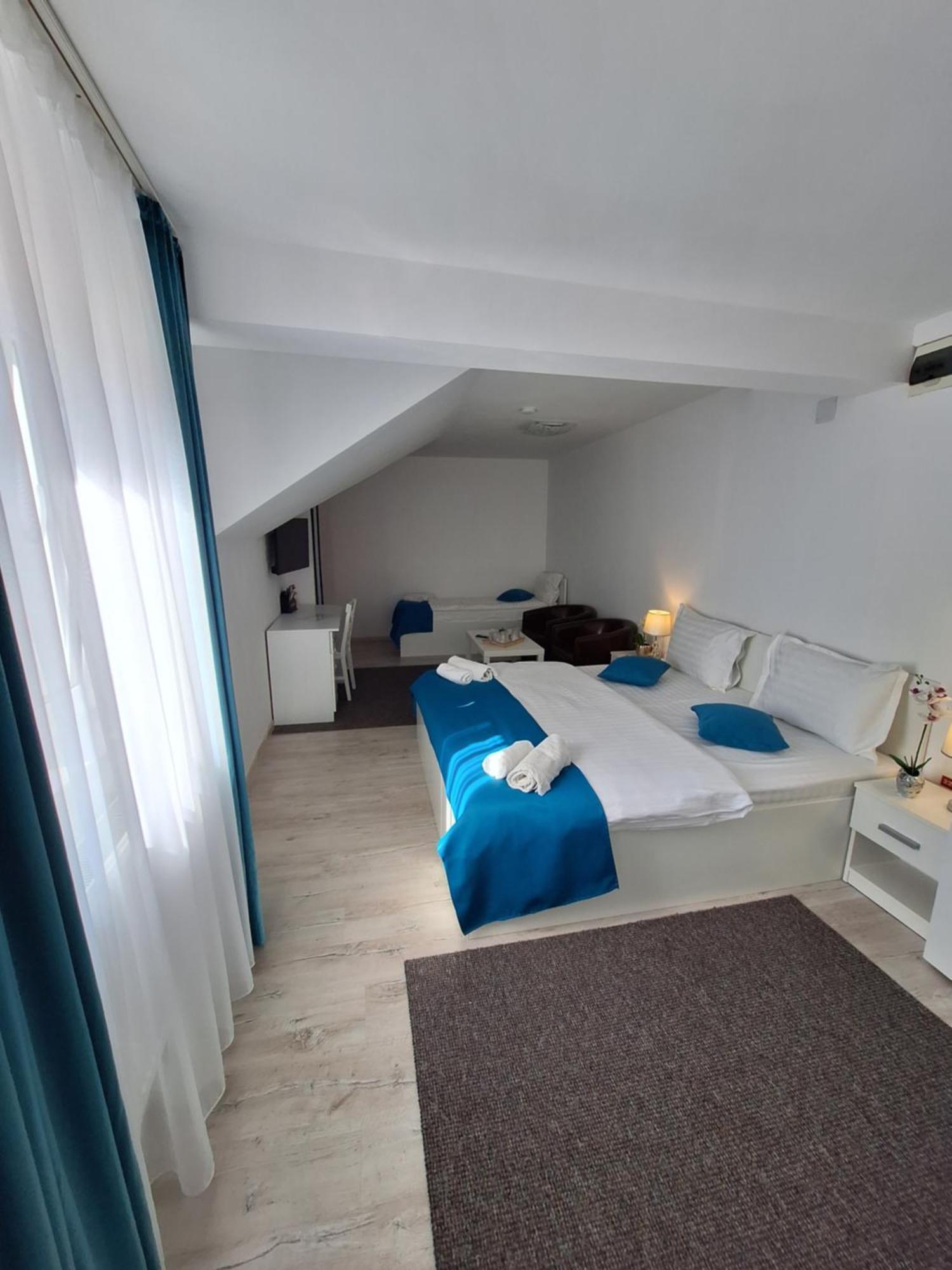 Pensiunea Tinelu Brasov Săcele Cameră foto